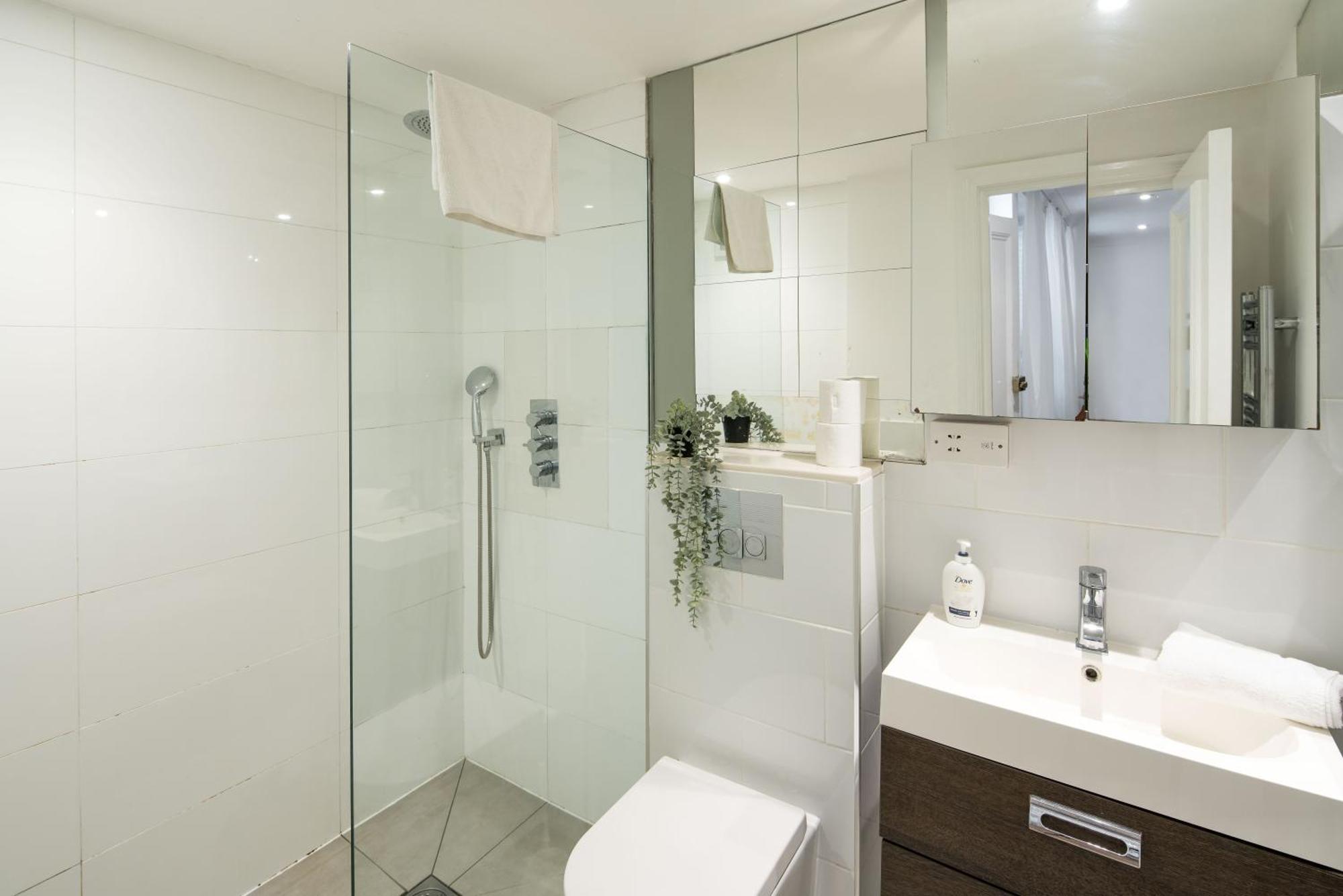 Apartment N19 Southkensington-museums-hydepark-caffe *
