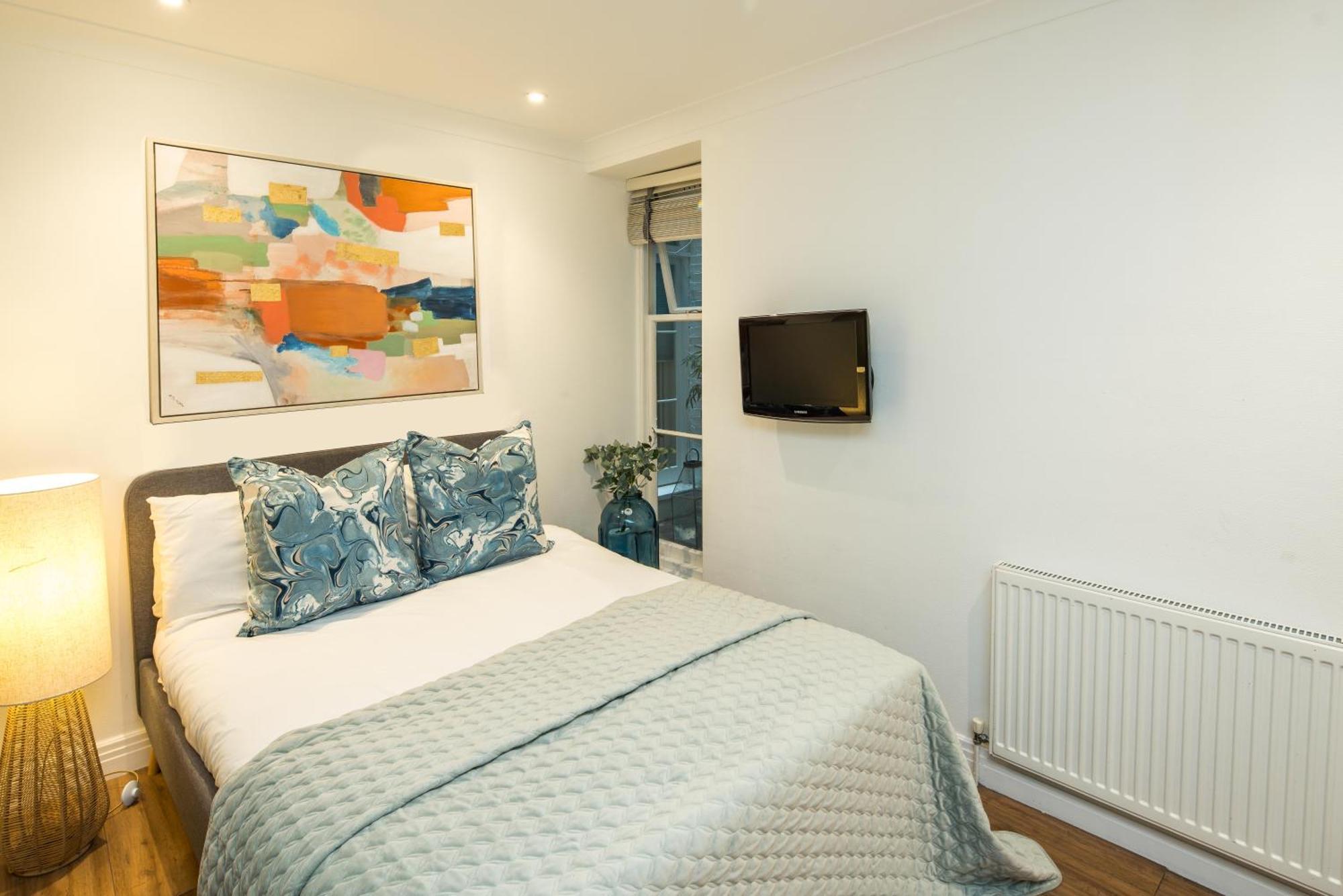 Apartment N19 Southkensington-museums-hydepark-caffe