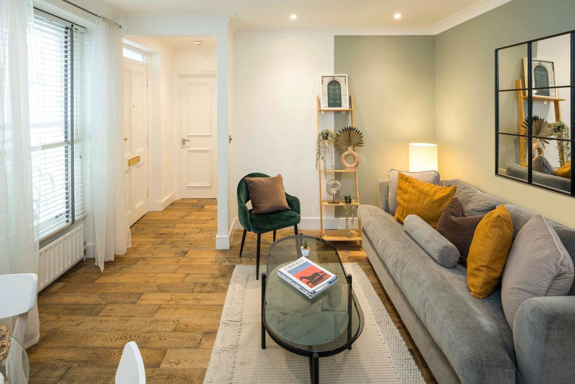 N19 Southkensington-museums-hydepark-caffe London