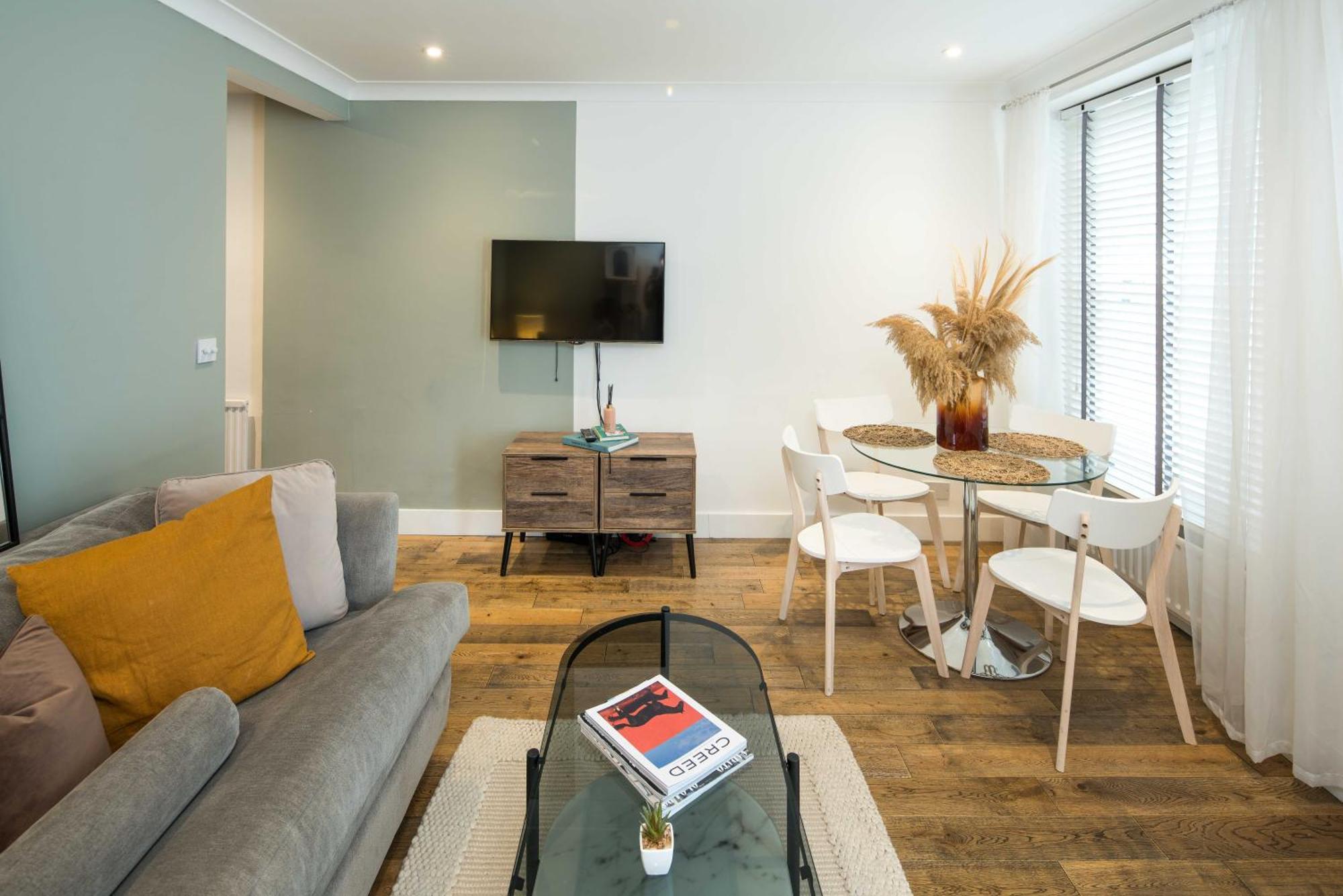 N19 Southkensington-museums-hydepark-caffe *